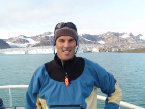 Lewis Gordon Pugh
      300 x 225 Pixel